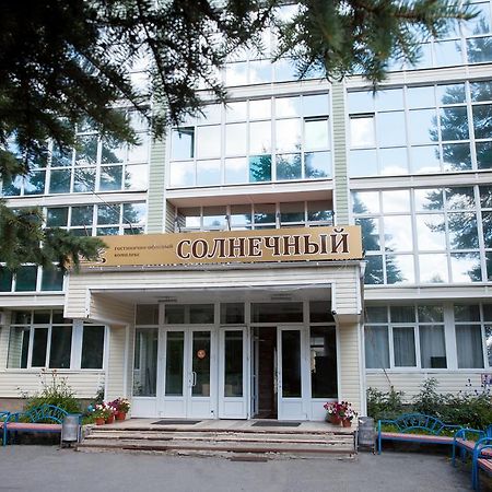 Solnechniy Hotel Chelyabinsk Bagian luar foto