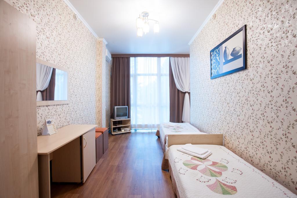 Solnechniy Hotel Chelyabinsk Bagian luar foto